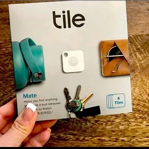 NWT (Set of EIGHT) Tile Mate Tracking Device